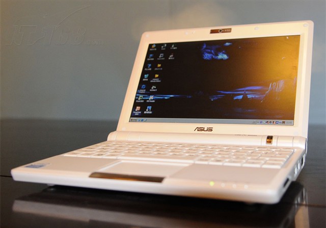 点击查看下一张华硕 EeePC 900 20G上网本图片