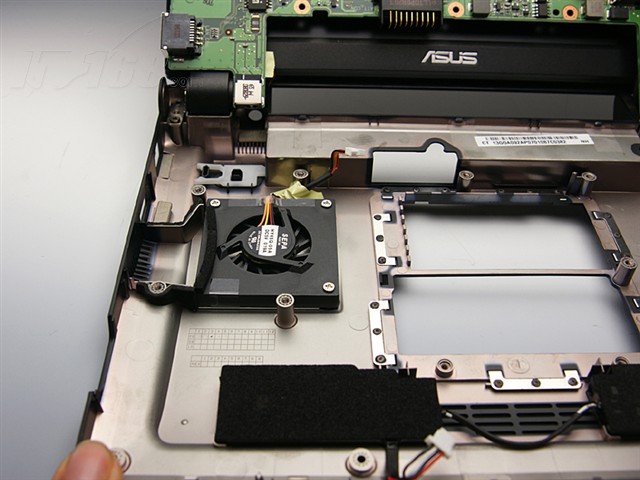 点击查看下一张华硕 EeePC 900 20G上网本图片