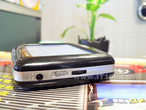 点击查看下一张新航线 NC389GPS设备及软件图片