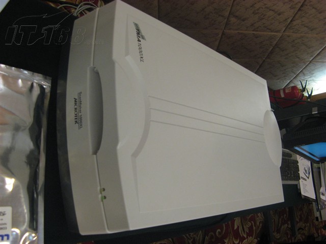 Microtek ScanMaker 1000XL扫描仪图片