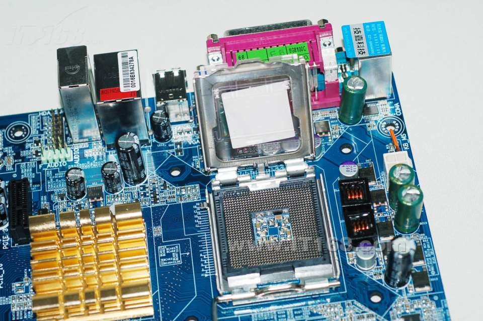 技嘉945g-s3主板产品图片44
