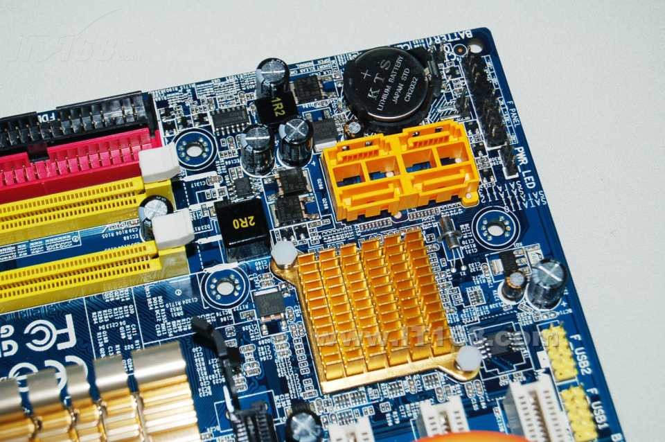 技嘉945gcm-s2(rev 2.1)主板产品图片10