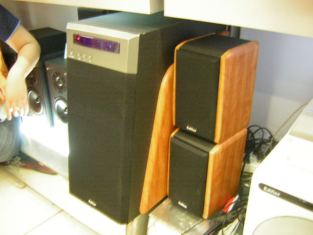 漫步者5.1音箱接法