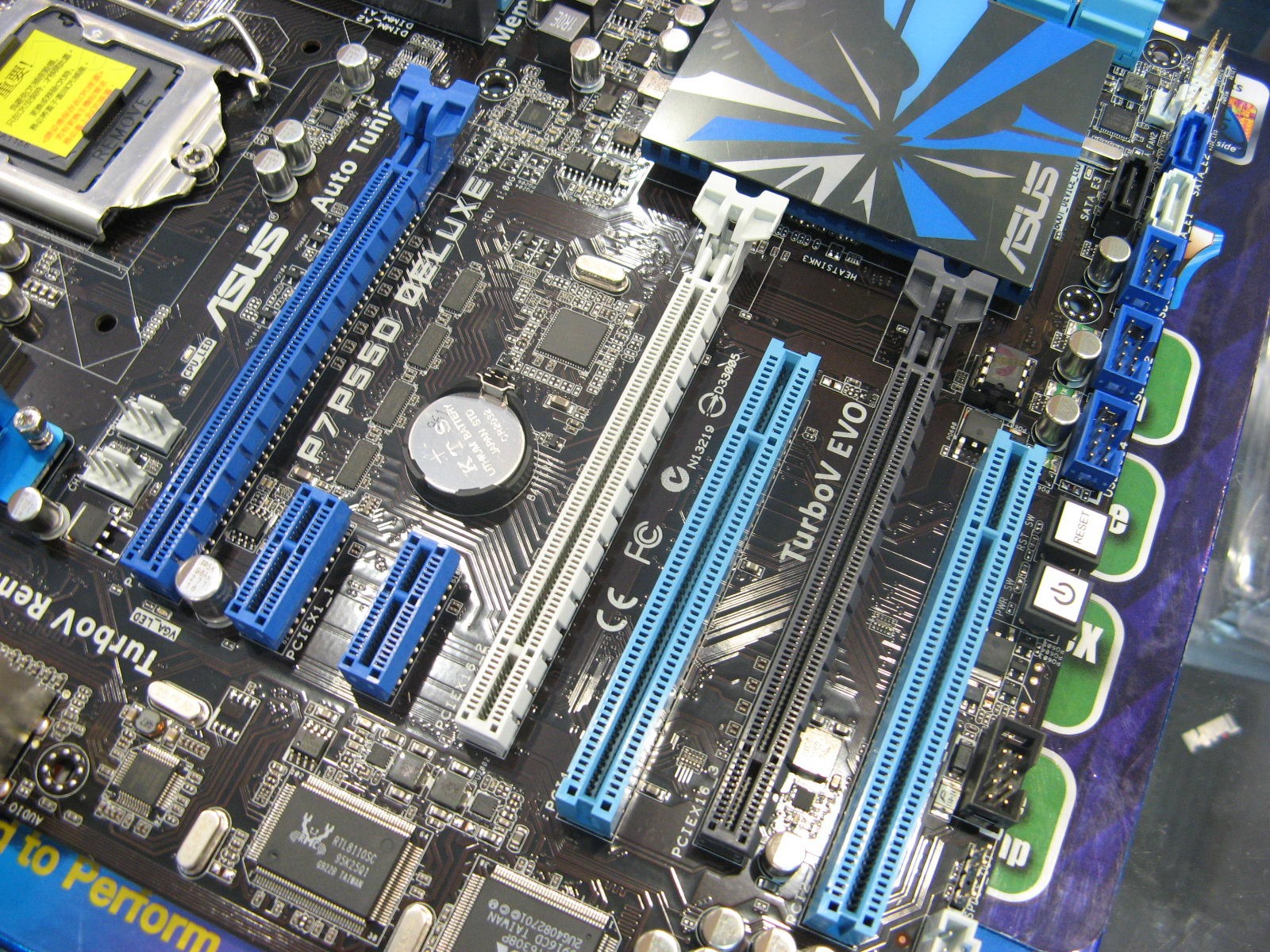 华硕p7p55d deluxe主板产品图片3