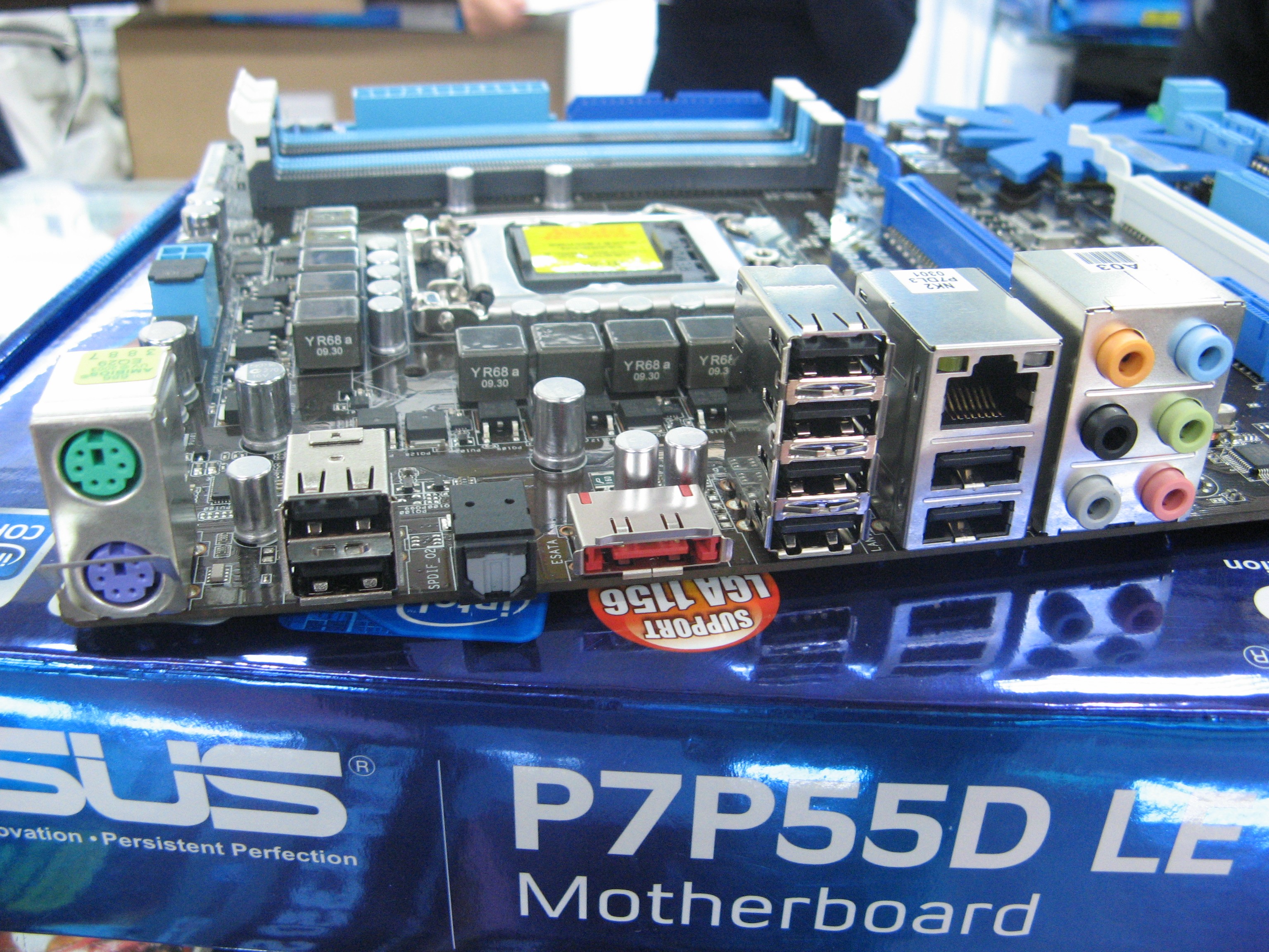 华硕p7p55d主板图片第1张