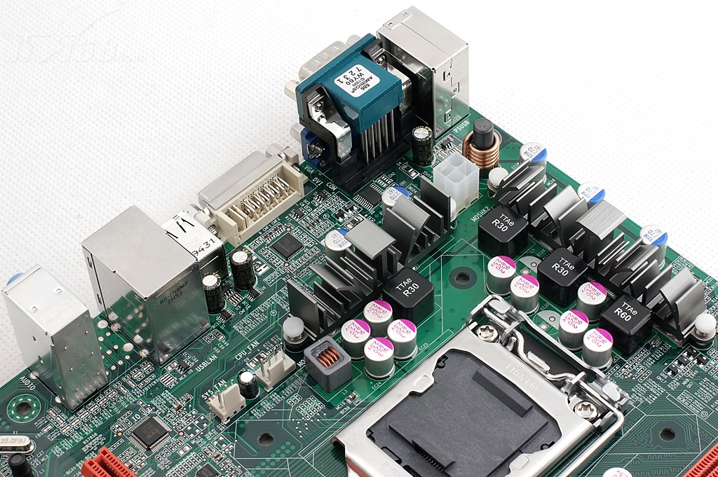 参考报价: ￥399 主板芯片组:intel h55 cpu插槽:lga 1156 主板结构