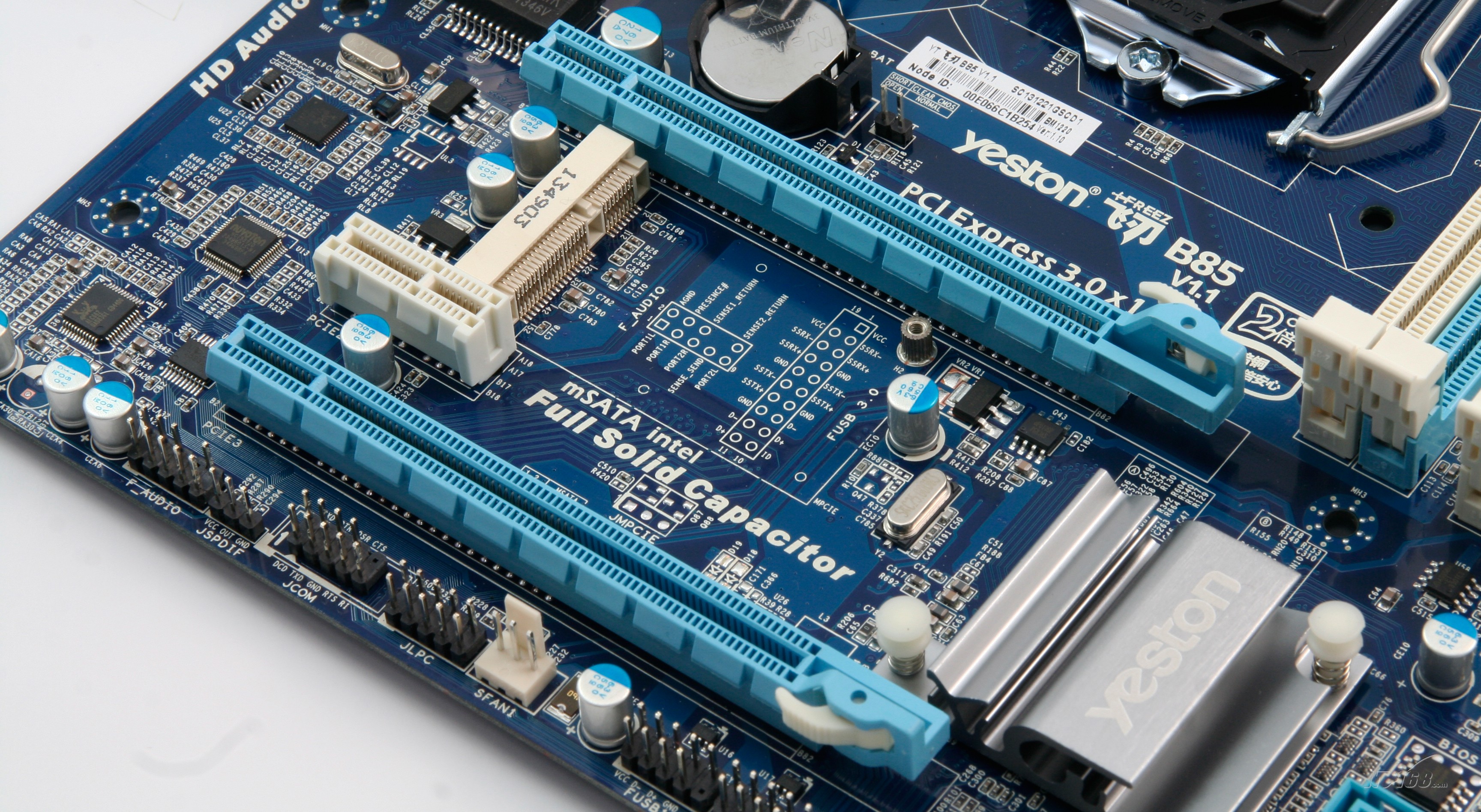 盈通飞刃b85 v1.1主板产品图片6