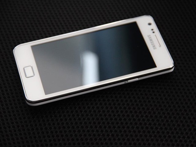 三星i9100 联通3g手机(白色)wcdma/gsm欧版开箱图片10(137/241)