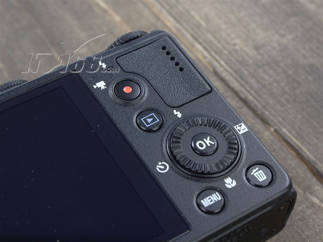 尼康p310 数码相机 黑色(1605万像素 3英寸液晶屏 4.2.